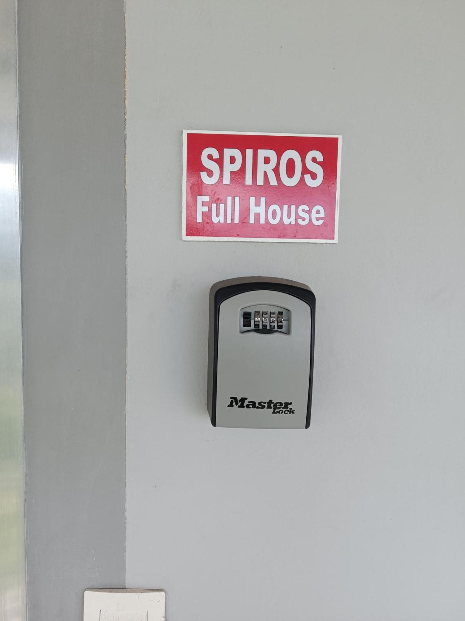 Spiros Full House In Marathias Apartment Екстериор снимка